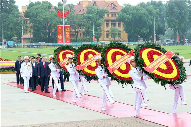 81 năm Quốc khánh: Lãnh đạo Đảng, Nhà nước vào Lăng viếng Chủ tịch Hồ Chí Minh 81 năm Quốc khánh: Lãnh đạo Đảng, Nhà nước vào Lăng viếng Chủ tịch Hồ Chí Minh