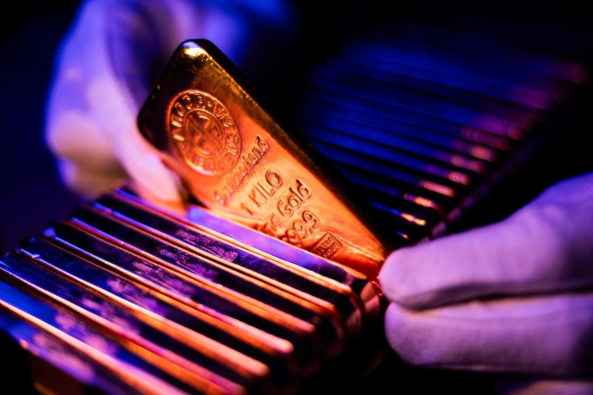 Vàng bốc hơi 15% trong một tháng: Làn sóng margin call nhấn chìm thị trường, đã xuất hiện lực cầu bắt đáy?