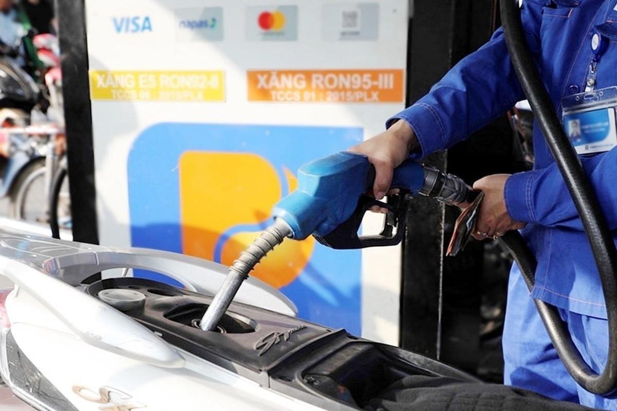 Bộ Công Thương điều chỉnh giá xăng dầu sớm một ngày theo thông lệ