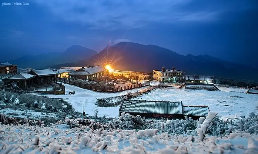 Không phải Sa Pa, đây mới là nơi thường xuyên xuất hiện băng giá và tuyết rơi nhất Việt Nam, có lúc xuống -5 độ C Không phải Sa Pa, đây mới là nơi thường xuyên xuất hiện băng giá và tuyết rơi nhất Việt Nam, có lúc xuống -5 độ C