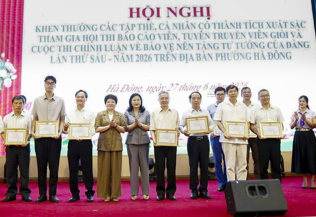 Tạp chí Thương hiệu và Sản phẩm đoạt giải Ba Cuộc thi chính luận về bảo vệ nền tảng tư tưởng của Đảng phường Hà Đông