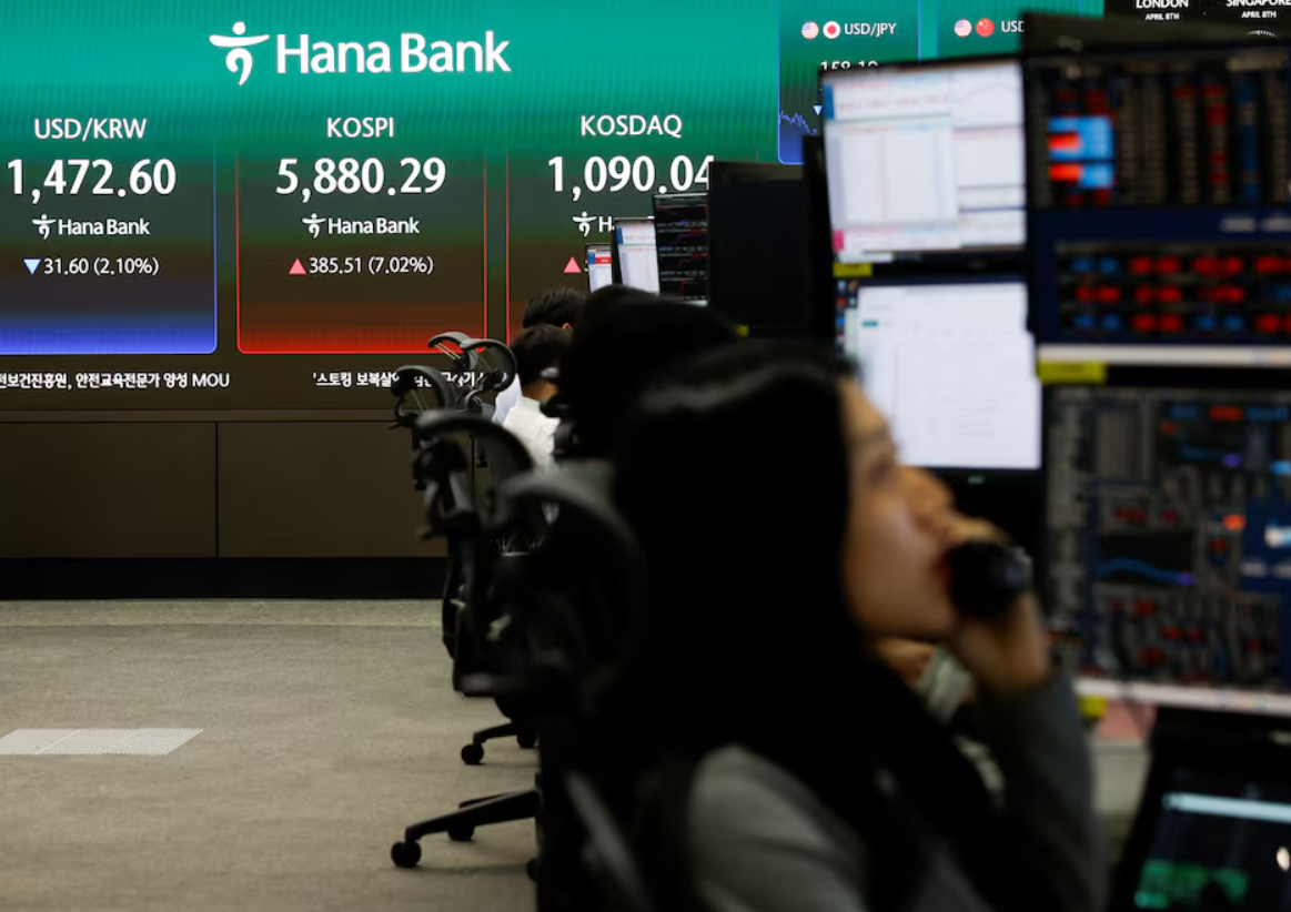 Chứng khoán Hàn Quốc 'bốc hơi' hơn 2.000 tỷ USD chỉ trong 2 phiên