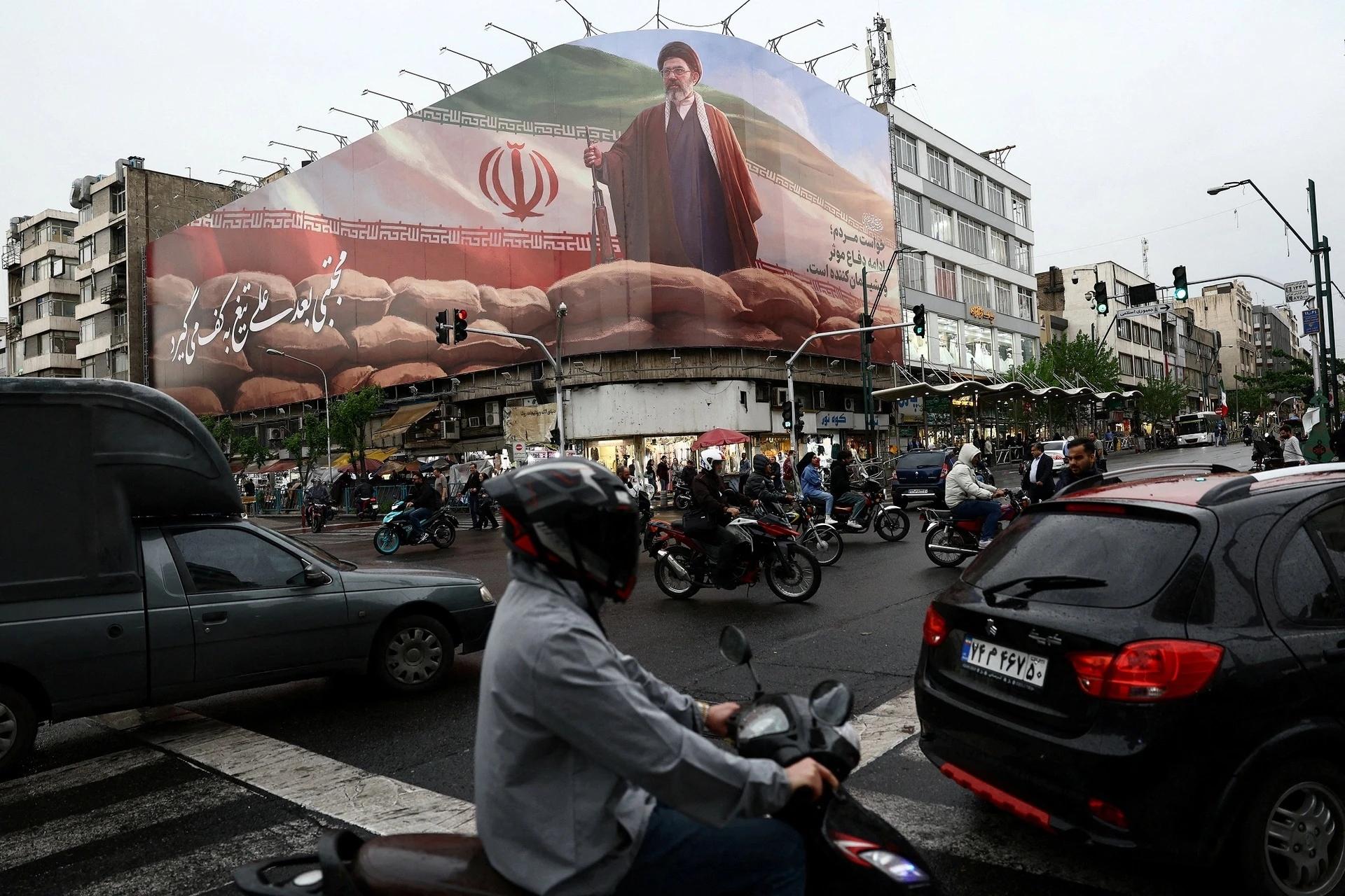 Đồng tiền Iran chạm đáy lịch sử: 1,8 triệu rial đổi 1 USD