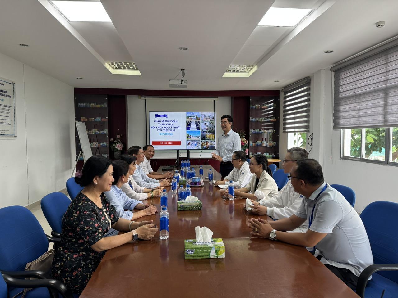 anh13.-ong-nguyen-quoc-khanh-gd-nghien-cuu-phat-trien-cua-vinamilk-phat-bieu_1782783518.jpg