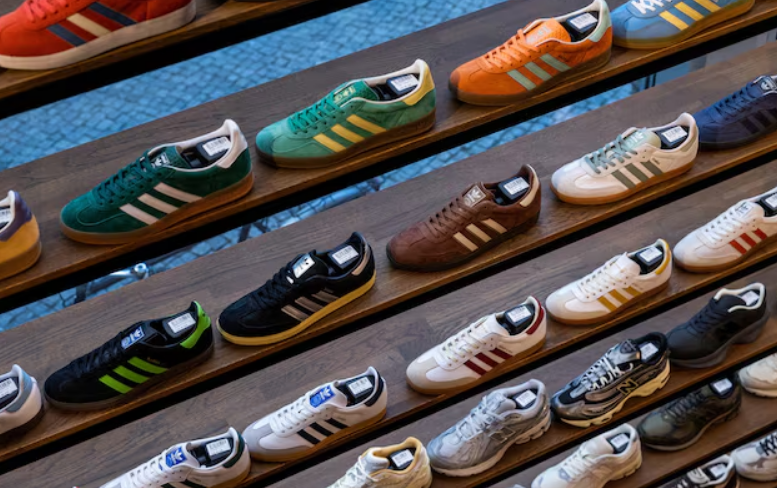 Doanh thu khởi sắc nhờ World Cup, cổ phiếu Adidas vẫn lao dốc kỷ lục: Chuyện gì xảy ra?