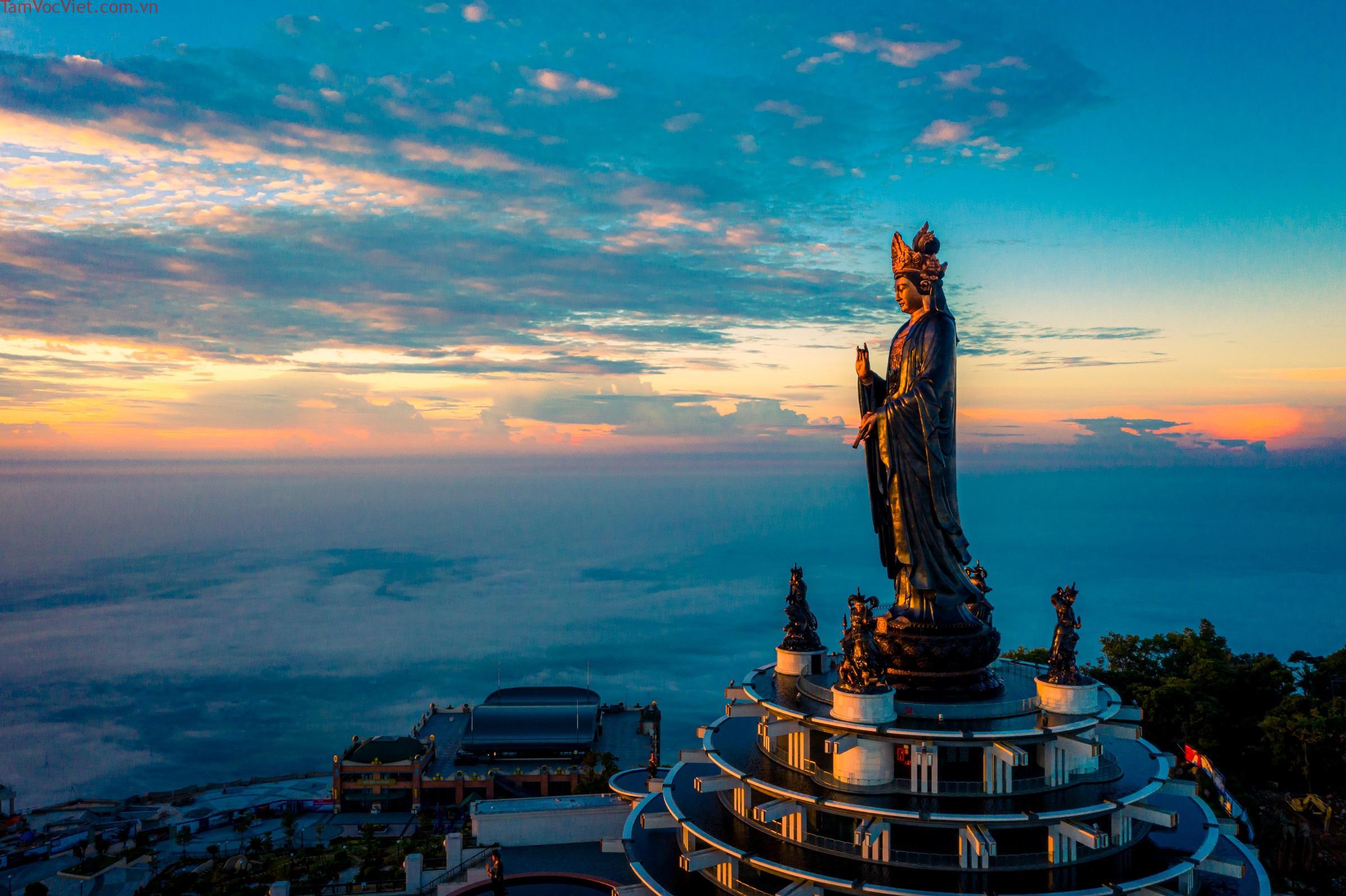 tuong-phat-ba-tay-bo-da-son-gay-an-tuong-voi-chieu-cao-72m-va-duc-tu-170-tan-dong-do_1785407696.jpeg
