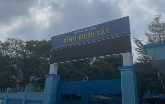 TP.HCM: Hàng chục học sinh tiểu học nhập viện với triệu chứng nôn ói và sốt cao TP.HCM: Hàng chục học sinh tiểu học nhập viện với triệu chứng nôn ói và sốt cao