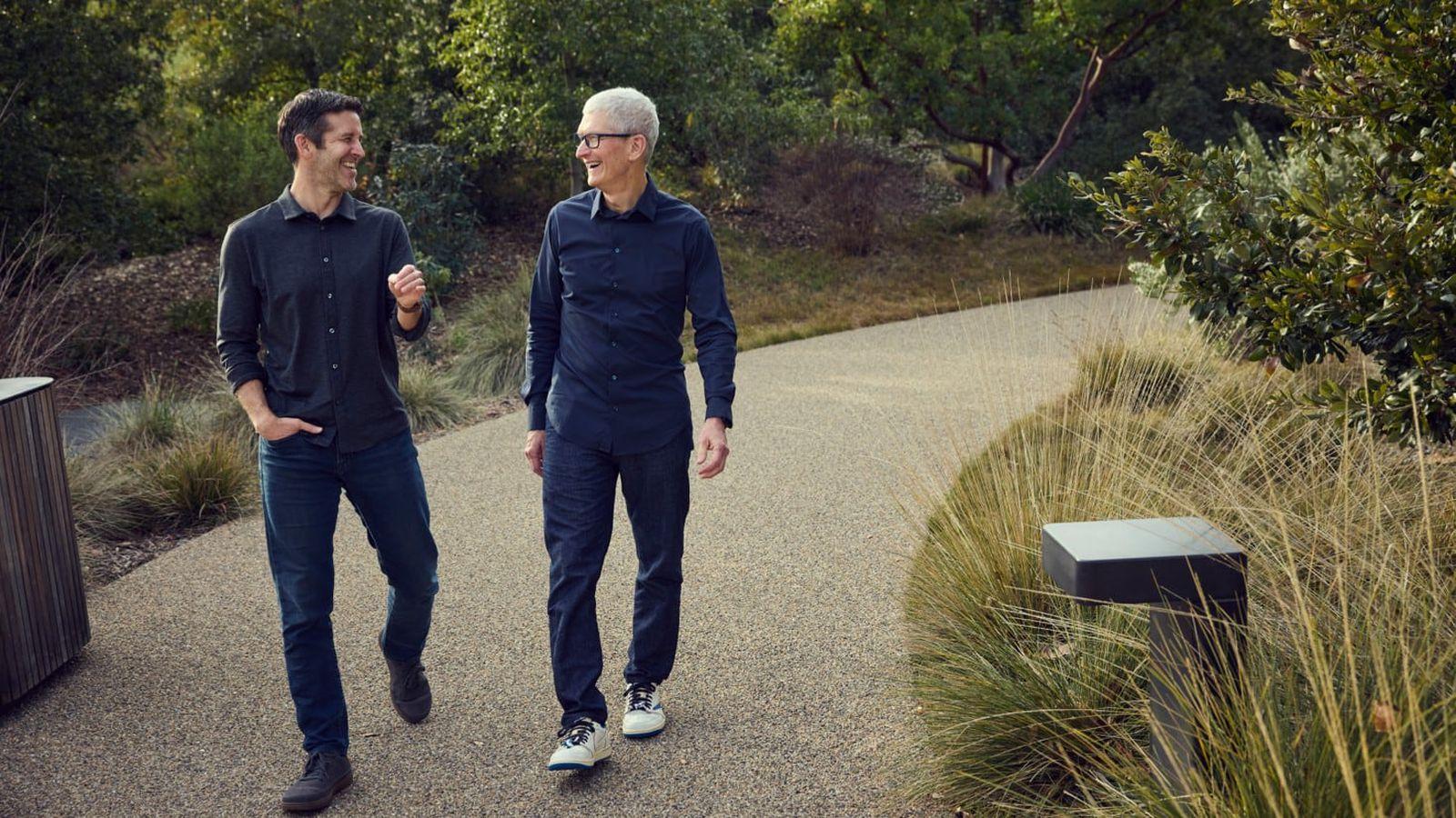 Tim Cook rời ghế CEO, Apple chọn "tổng công trình sư" kế vị