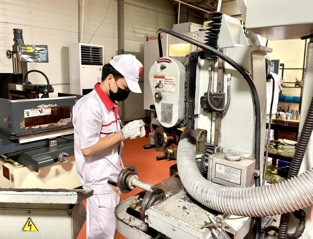 Phát triển hạ tầng công nghiệp hỗ trợ: "Bệ đỡ" vào chuỗi cung ứng toàn cầu