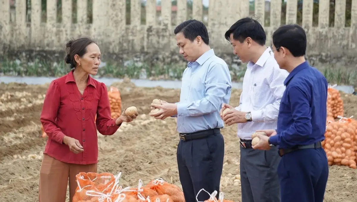 Thanh Hóa siết chặt kỷ luật hành chính, lãnh đạo phải dành ít nhất 1/3 thời gian đi cơ sở Thanh Hóa siết chặt kỷ luật hành chính, lãnh đạo phải dành ít nhất 1/3 thời gian đi cơ sở