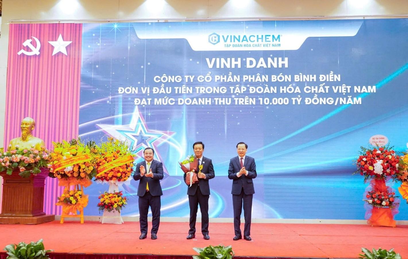 Dẫn đầu doanh thu Tập đoàn Hóa chất Việt Nam, Phân bón Bình Điền khẳng định vị thế nhờ chiến lược "Xanh hóa" và "Số hóa"