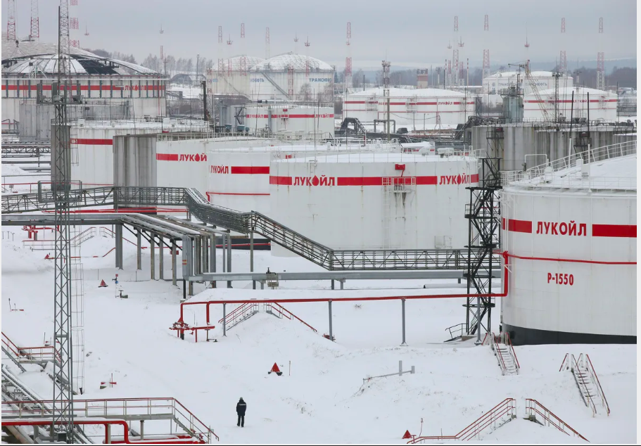 'Cú đấm' từ Nga có thể khiến thế giới đối mặt cơn khát xăng chưa từng có?