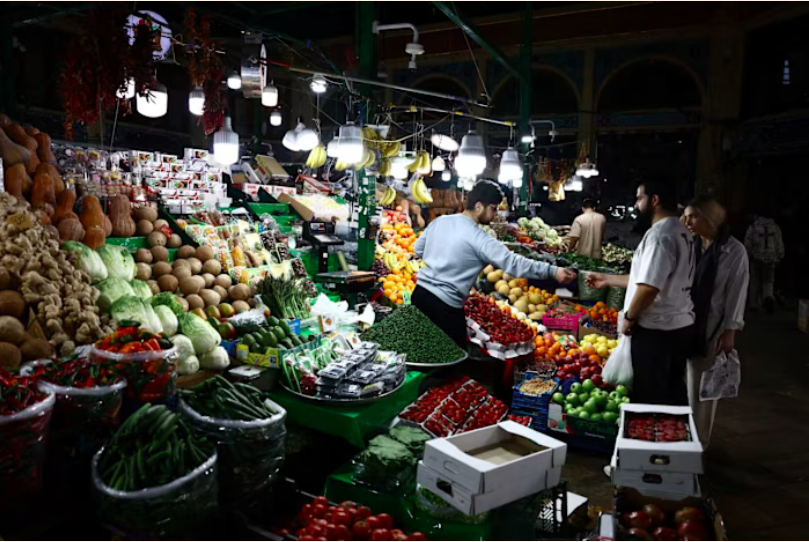 Chiến tranh tàn phá, lạm phát vượt 40%, vì sao kinh tế Iran vẫn vận hành trơn tru?