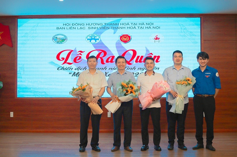 Các đại biểu chụp ảnh kỷ miện cùng 