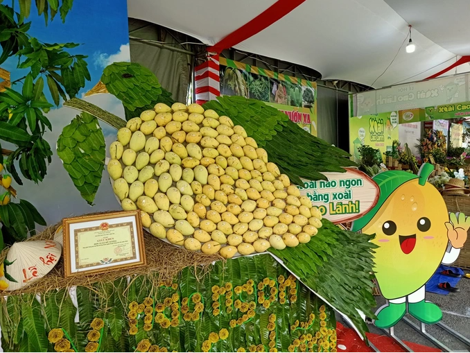 Mãn nhãn trái cây tạo hình ở "vương quốc" xoài Cao Lãnh