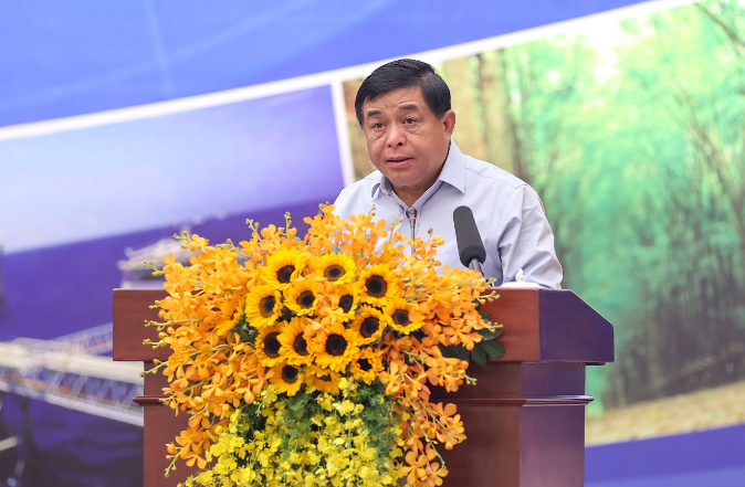 Bộ trưởng Bộ Kế hoạch và Đầu tư Nguyễn Chí Dũng phát biểu tại Hội nghị.