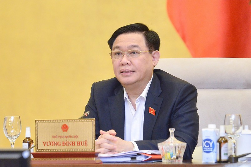 Chú tịch Quốc hội Vương Đình Huệ đóng góp ý kiến tại Phiên họp Chú tịch Quốc hội Vương Đình Huệ đóng góp ý kiến tại Phiên họp