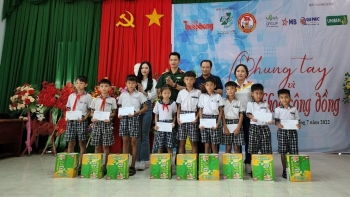 NovaGroup đồng hành cùng Bệnh viện Quân y 175 khám bệnh, phát thuốc cho 600 hộ dân khó khăn