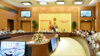 Thông qua Nghị quyết hướng dẫn hoạt động giám sát văn bản quy phạm pháp luật