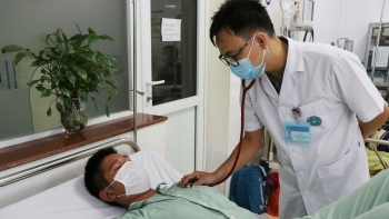 Bảo đảm nguồn nhân lực y tế cho công tác khám, chữa bệnh