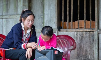 Công việc chăm sóc không lương cản trở phụ nữ dân tộc thiểu số tham gia lao động