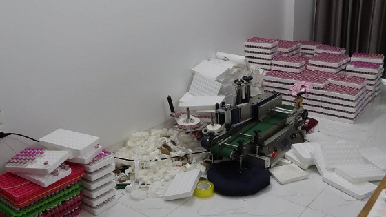 Hà Nội: Thu giữ hàng chục nghìn sản phẩm kính áp tròng giả mạo