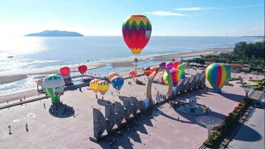 Cửa Lò khai mạc ngày hội Khinh khí cầu năm 2022