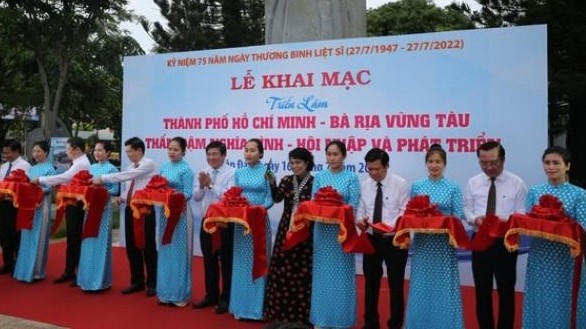 Khai mạc triển lãm ảnh về TPHCM và Bà Rịa - Vũng Tàu