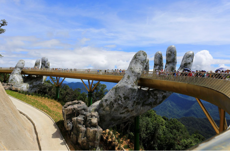 Đà Nẵng là điểm đến hấp dẫn trong nước mùa hè này.