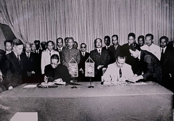 Triển lãm ảnh “Tình hữu nghị Lào - Việt Nam đời đời bền vững”