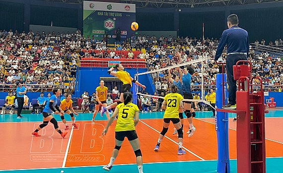 Đội tuyển Geleximco Thái Bình đã có màn thể hiện xuất sắc để giành chiến thắng thuyết phục trước đội bóng giàu thành tích VTV Bình Điền Long An. (Ảnh: Báo Thái Bình) Đội tuyển Geleximco Thái Bình đã có màn thể hiện xuất sắc để giành chiến thắng thuyết phục trước đội bóng giàu thành tích VTV Bình Điền Long An. (Ảnh: Báo Thái Bình)