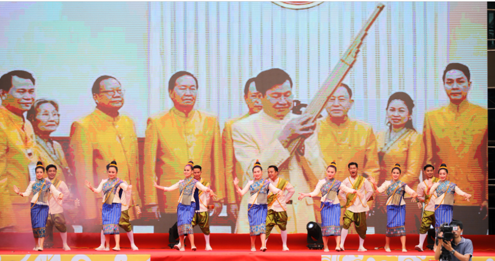 Triển lãm ảnh “Tình hữu nghị Lào - Việt Nam đời đời bền vững”