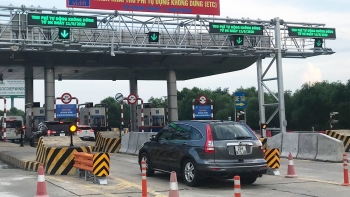 Nghiên cứu phương án dán thẻ định danh là thủ tục bắt buộc khi đăng kiểm xe ô tô