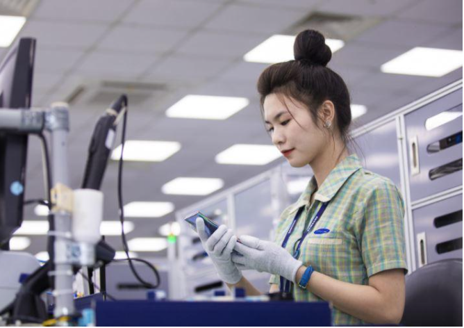 5 nhóm hàng xuất khẩu đạt trên 10 tỷ USD 5 nhóm hàng xuất khẩu đạt trên 10 tỷ USD