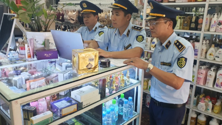Phú Thọ: Xử phạt cửa hàng mỹ phẩm kinh doanh hàng không rõ nguồn gốc