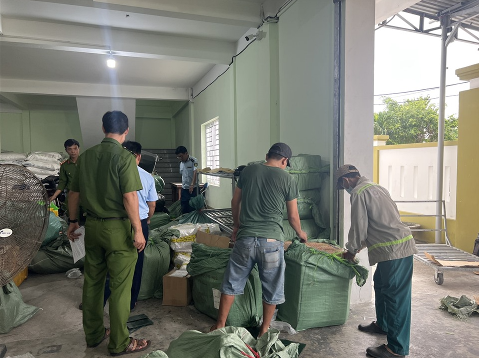 Phú Yên: Tạm giữ trên 7.670 sản phẩm hàng hóa vận chuyển trái phép
