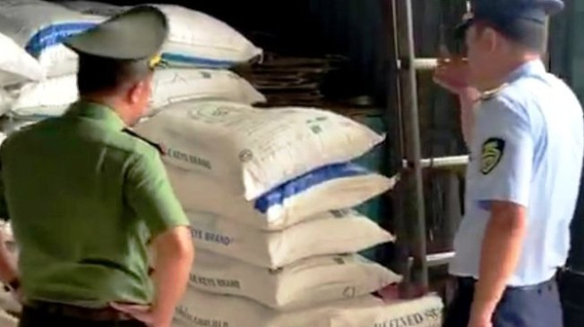 Nghệ An: Tiêu hủy 200kg đường cát không rõ nguồn gốc