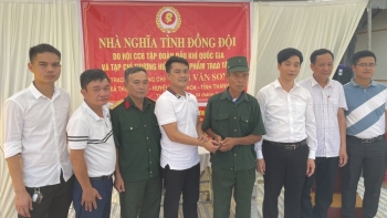 Tạp chí Thương hiệu và Sản phẩm bàn giao nhà “nghĩa tình đồng đội” cho CCB Trần Văn Son