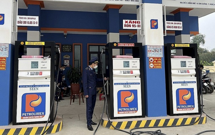 Nghệ An: Xử phạt 01 doanh nghiệp mua dầu diesel ngoài hệ thống