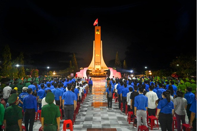 Nhiều hoạt động ý nghĩa tại triển lãm “75 năm đền ơn đáp nghĩa