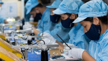 Máy vi tính, sản phẩm điện tử và linh kiện nhập siêu gần 18 tỷ USD