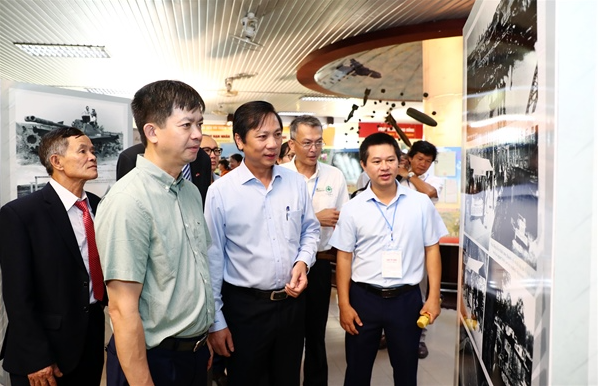 Khai mạc Triển lãm “Quảng Trị - Điểm đến của ký ức”