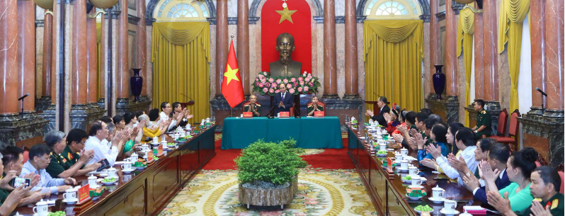 Toàn cảnh buổi gặp mặt. Toàn cảnh buổi gặp mặt.