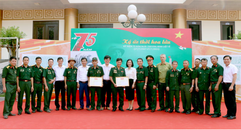 Khai mạc trưng bày "Ký ức thời hoa lửa"