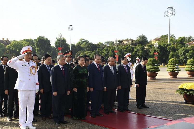 Các đồng chí lãnh đạo, nguyên lãnh đạo Đảng, Nhà nước thành kính tưởng nhớ Chủ tịch Hồ Chí Minh vĩ đại - Ảnh: VGP/Nhật Bắc Các đồng chí lãnh đạo, nguyên lãnh đạo Đảng, Nhà nước thành kính tưởng nhớ Chủ tịch Hồ Chí Minh vĩ đại - Ảnh: VGP/Nhật Bắc