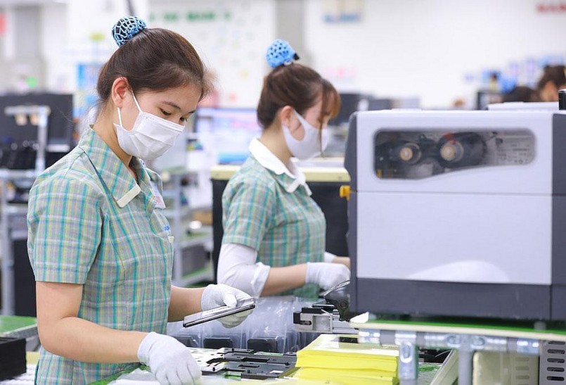 Điện thoại và linh kiện; máy vi tính, sản phẩm điện tử và linh kiện là một trong những nhóm hàng xuất nhập khẩu lớn giữa Việt Nam và các thị trường ASEAN. Điện thoại và linh kiện; máy vi tính, sản phẩm điện tử và linh kiện là một trong những nhóm hàng xuất nhập khẩu lớn giữa Việt Nam và các thị trường ASEAN.