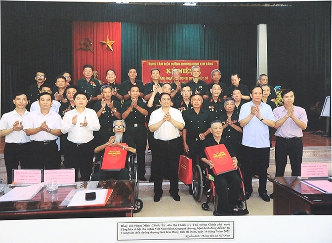 Triển lãm ảnh “Hà Nội - Tiếp nối truyền thống Uống nước nhớ nguồn” Triển lãm ảnh “Hà Nội - Tiếp nối truyền thống Uống nước nhớ nguồn”