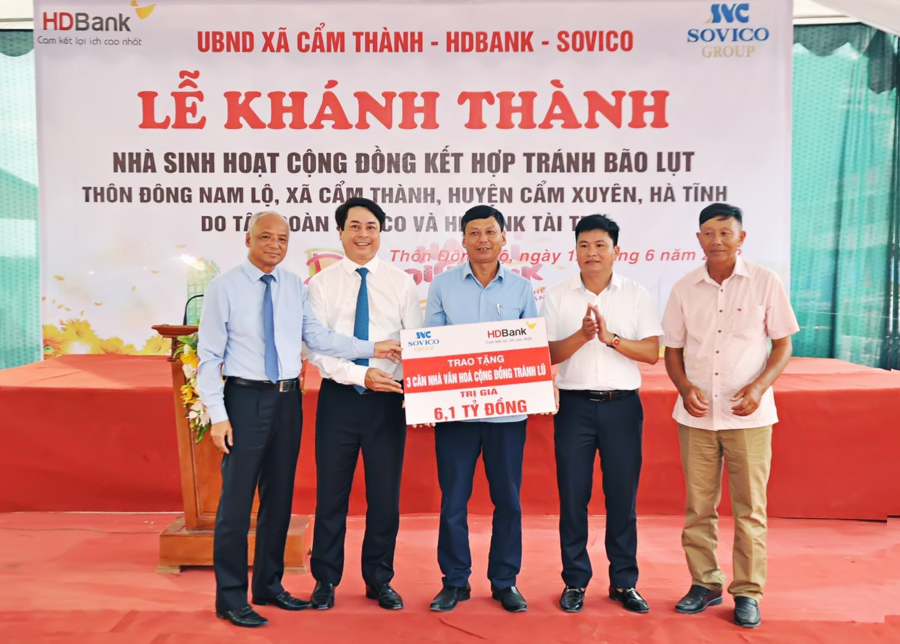 HDBank tặng 3 nhà cộng đồng tránh lũ trị giá 6,1 tỷ đồng cho Hà Tĩnh HDBank tặng 3 nhà cộng đồng tránh lũ trị giá 6,1 tỷ đồng cho Hà Tĩnh