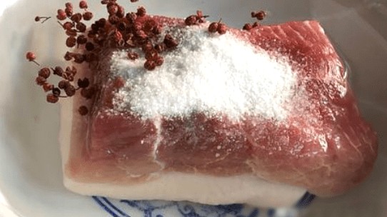 Giá thịt lợn hôm nay 1/8/2022: Đứng yên trong ngày đầu tuần