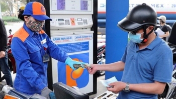 Giá xăng dầu tiếp tục giảm